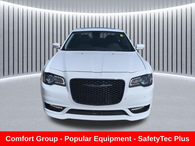 2023 Chrysler 300 Touring-L