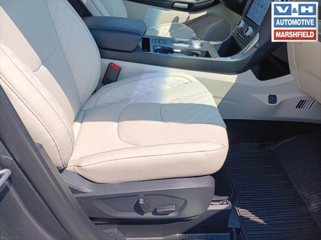 2024 Ford Edge Titanium