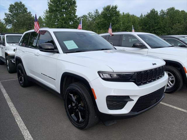 2023 Jeep Grand Cherokee Altitude 4x4 2023 Jeep Grand Cherokee Altitude 4x4