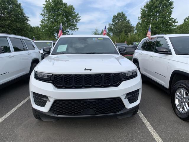 2023 Jeep Grand Cherokee Altitude 4x4 2023 Jeep Grand Cherokee Altitude 4x4