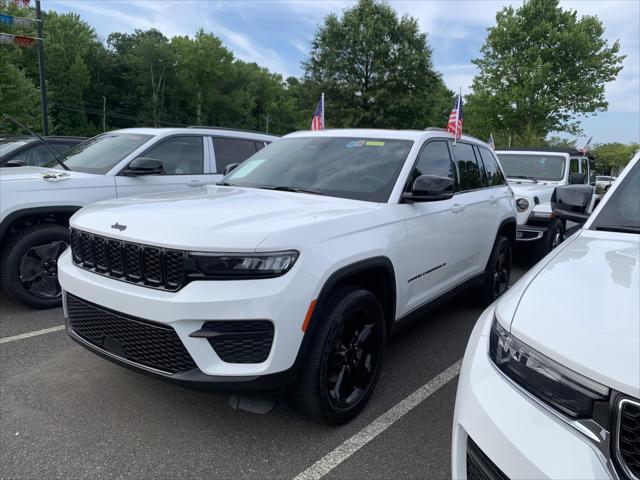 2023 Jeep Grand Cherokee Altitude 4x4 2023 Jeep Grand Cherokee Altitude 4x4