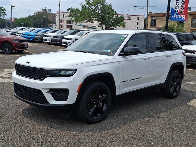 2023 Jeep Grand Cherokee Altitude 4x4 2023 Jeep Grand Cherokee Altitude 4x4