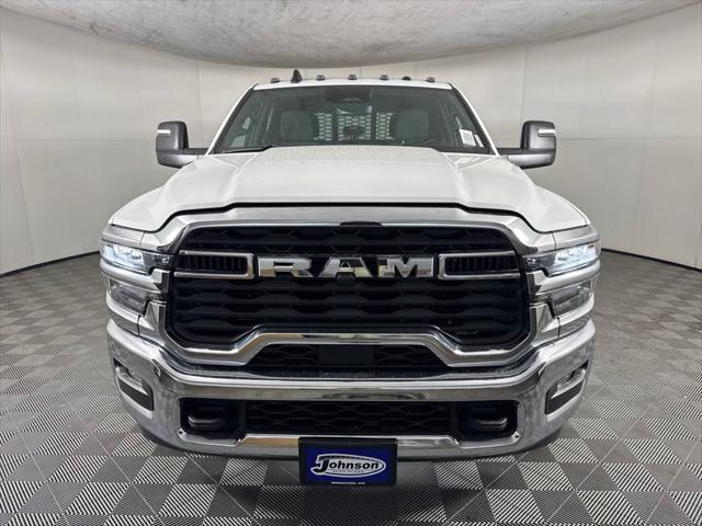 2026 RAM 3500 Chassis RAM 3500 TRADESMAN CREW CAB CHASSIS 4X4 60 CA 2026 RAM 3500 Chassis RAM 3500 TRADESMAN CREW CAB CHASSIS 4X4 60 CA