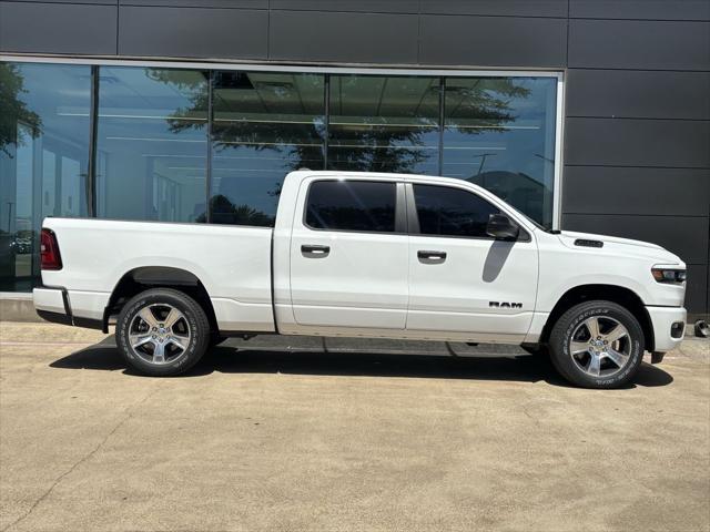 2026 RAM 1500 RAM 1500 EXPRESS CREW CAB 4X4 64 BOX