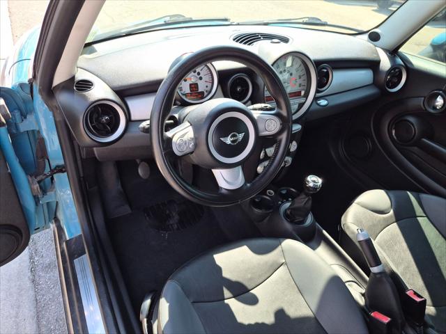 2009 MINI Cooper Base