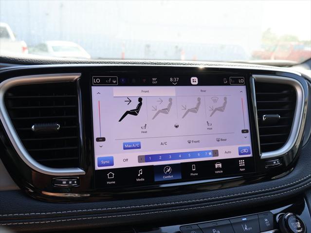 2027 Chrysler Pacifica Select