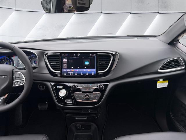 2027 Chrysler Pacifica LX