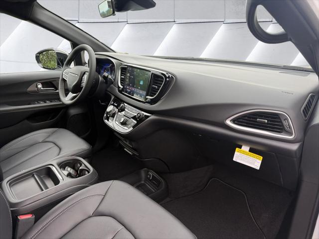 2027 Chrysler Pacifica LX