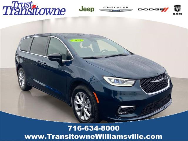 2025 Chrysler Pacifica Select for sale in West Seneca, NY