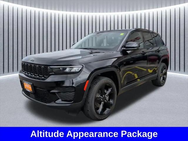 2023 Jeep Grand Cherokee Altitude 4x4 for sale in Crystal Lake, IL