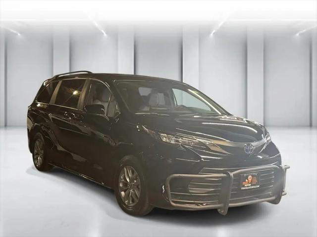 2025 Toyota Sienna LE for sale in Bronx, NY