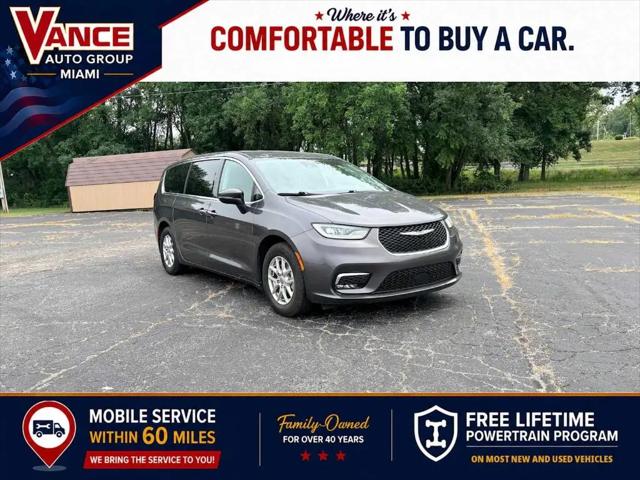2023 Chrysler Pacifica Touring L for sale in Miami, OK