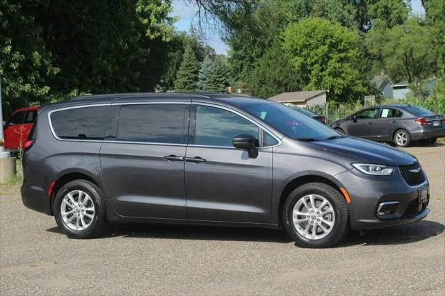 2022 Chrysler Pacifica Touring AWD for sale in Maplewood, MN