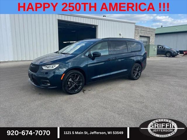 2023 Chrysler Pacifica Touring L AWD for sale in Jefferson, WI