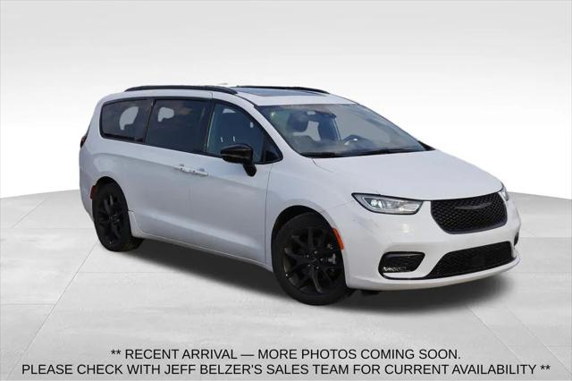 2025 Chrysler Pacifica Limited for sale in New Prague, MN
