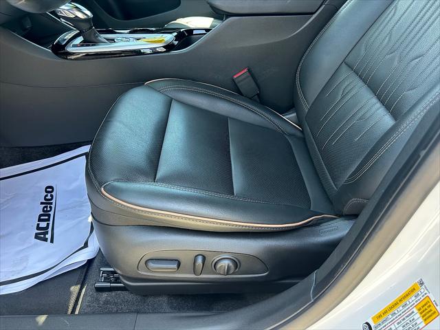 2024 Buick NV Avenir FWD