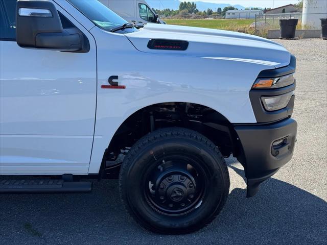 2027 RAM Ram 3500 RAM 3500 TRADESMAN CREW CAB 4X4 8 BOX