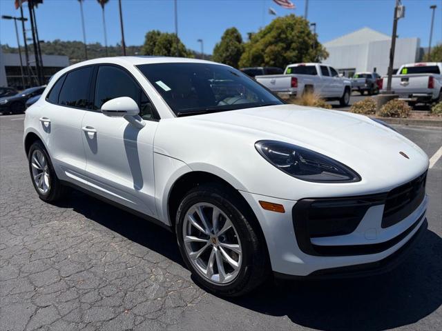 2023 Porsche Macan Base