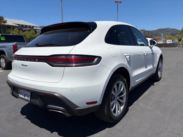 2023 Porsche Macan Base