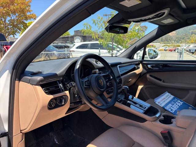 2023 Porsche Macan Base