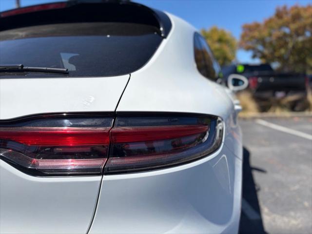 2023 Porsche Macan Base
