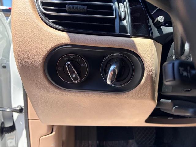 2023 Porsche Macan Base