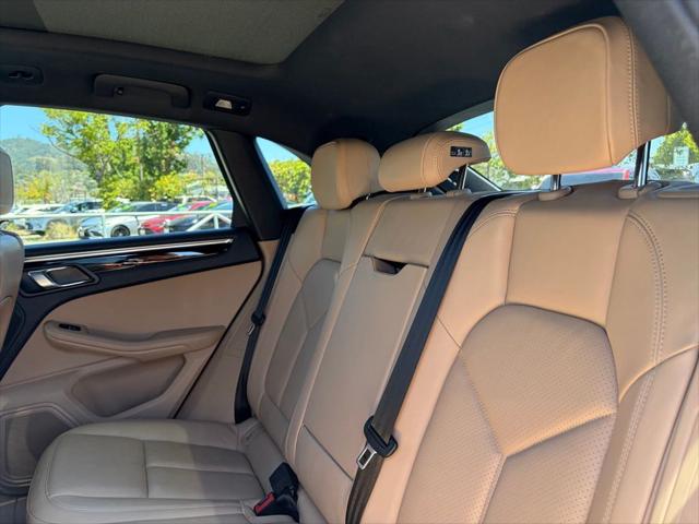 2023 Porsche Macan Base
