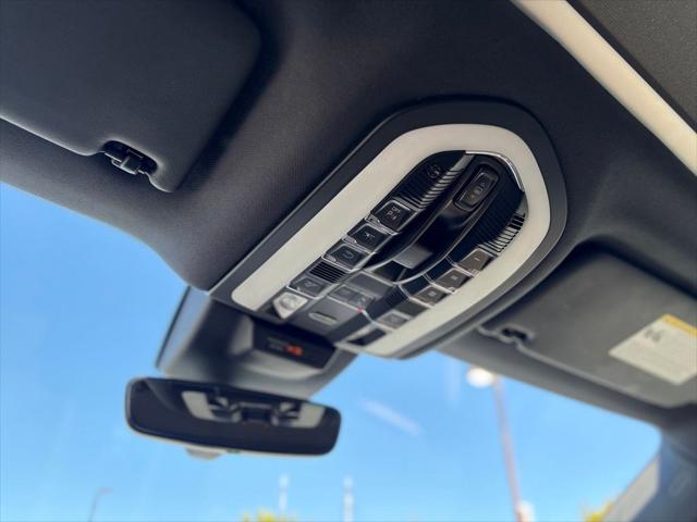 2023 Porsche Macan Base