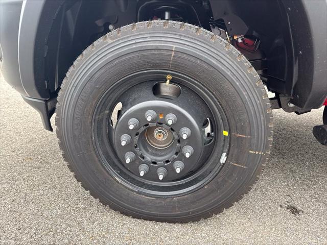 2027 RAM Ram 5500 Chassis Cab RAM 5500 TRADESMAN CHASSIS REGULAR CAB 4X4 84 CA