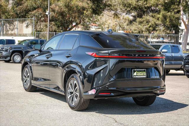 2024 Lexus 300 Premium