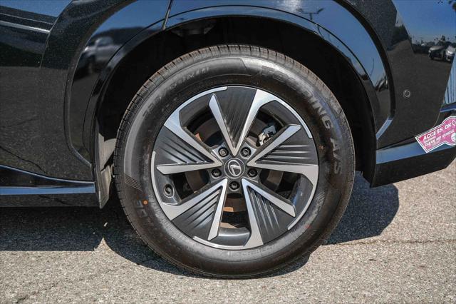 2024 Lexus 300 Premium