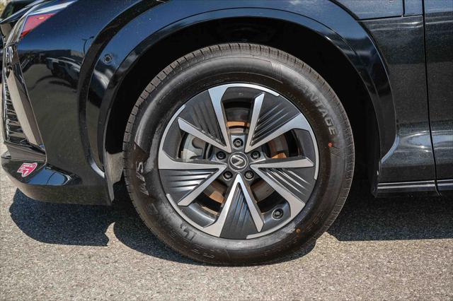 2024 Lexus 300 Premium