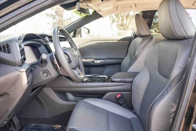 2024 Lexus 300 Premium