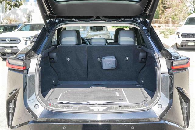 2024 Lexus 300 Premium