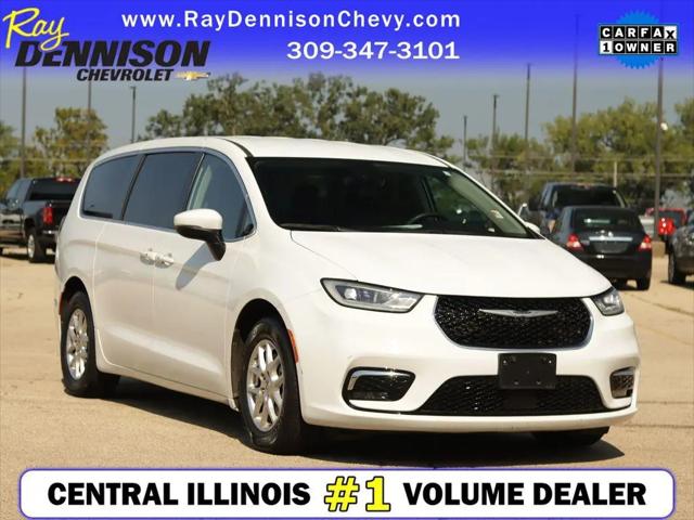 2023 Chrysler Pacifica Touring L for sale in Pekin, IL