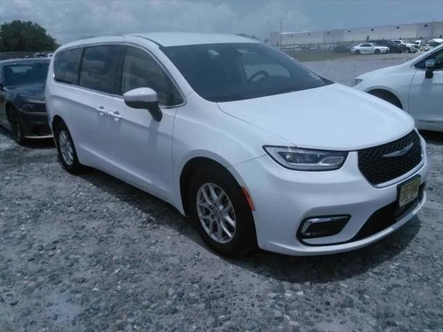 2023 Chrysler Pacifica Touring L for sale in Toledo, OH