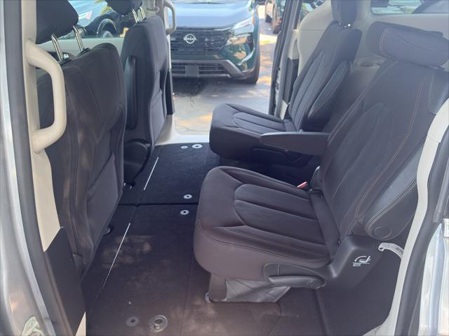 2017 Chrysler Pacifica LX