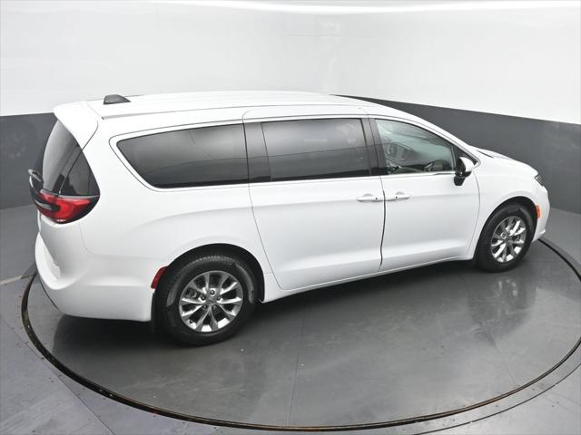 2023 Chrysler Pacifica Touring L AWD