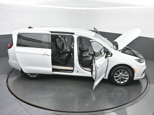 2023 Chrysler Pacifica Touring L AWD
