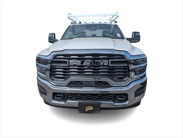 2026 RAM 3500 Chassis RAM 3500 TRADESMAN CREW CAB CHASSIS 4X4 60 CA