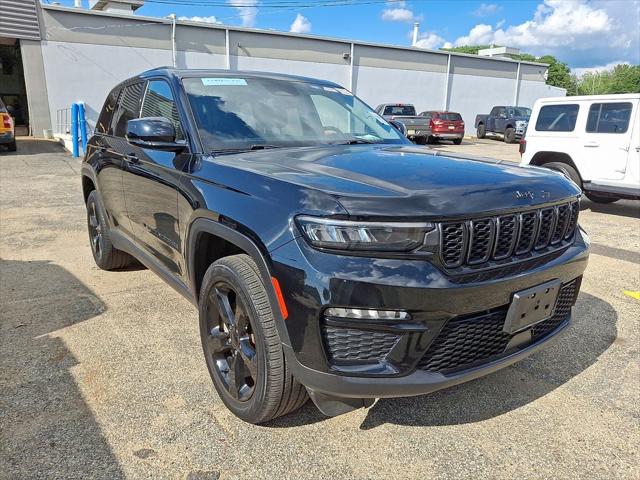 2023 Jeep Grand Cherokee Limited 4x4 2023 Jeep Grand Cherokee Limited 4x4