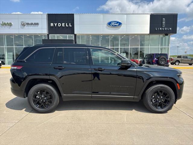 2026 Jeep Grand Cherokee GRAND CHEROKEE LAREDO ALTITUDE 4X4 2026 Jeep Grand Cherokee GRAND CHEROKEE LAREDO ALTITUDE 4X4