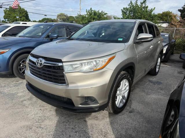 2015 Toyota Highlander LE for sale in Miami, FL