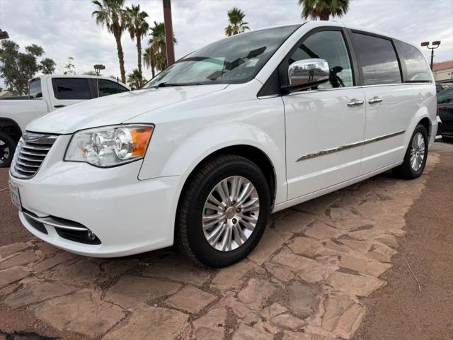 2014 Chrysler Town & Country Limited for sale in Cathedral City, CA