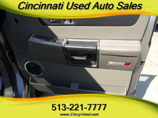 2004 HUMMER H2 Base