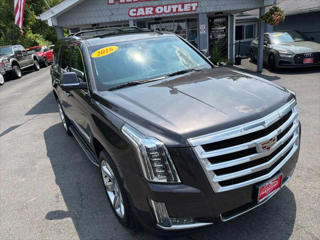 2016 Cadillac Escalade Luxury Collection