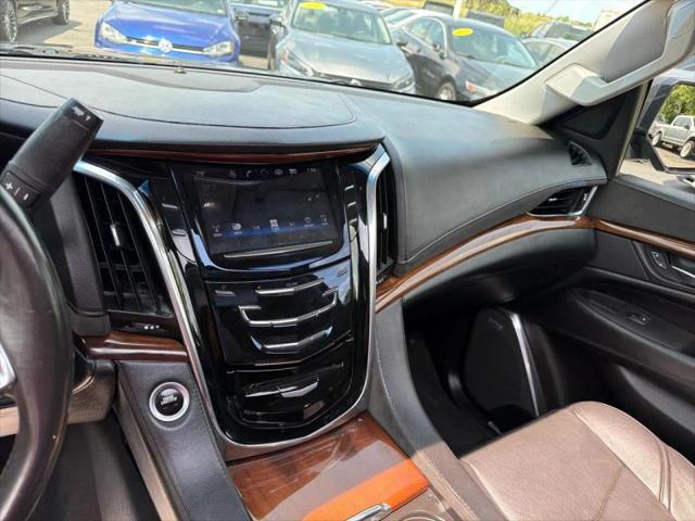 2016 Cadillac Escalade Luxury Collection