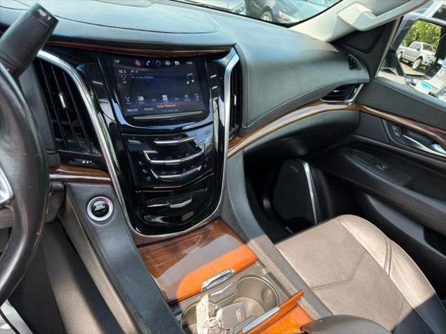 2016 Cadillac Escalade Luxury Collection