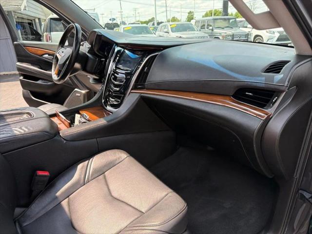 2016 Cadillac Escalade Luxury Collection
