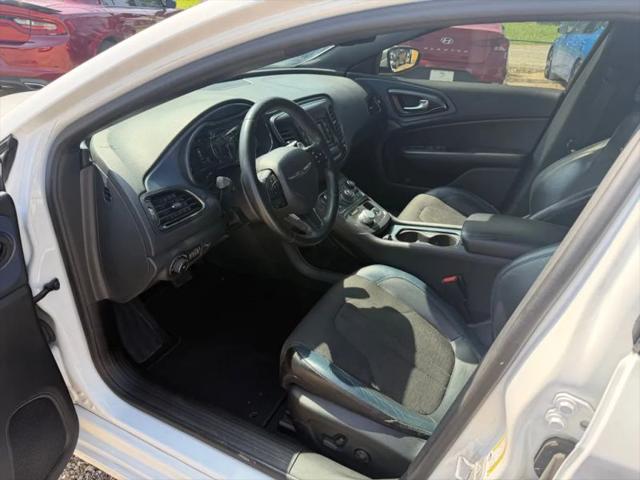 2016 Chrysler 200 S